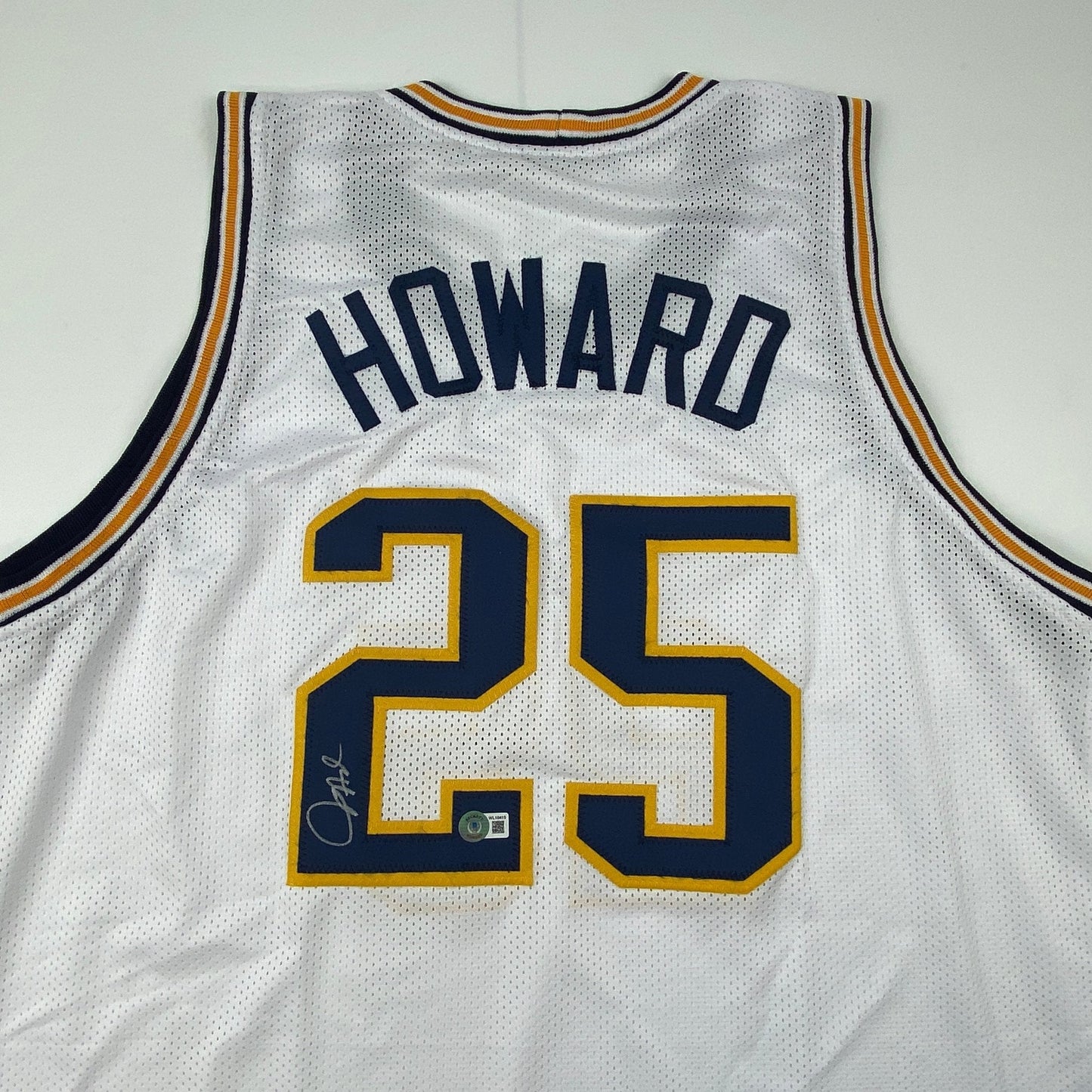 Autographed/Signed Juwan Howard Michigan White College Basketball Jersey Beckett BAS COA