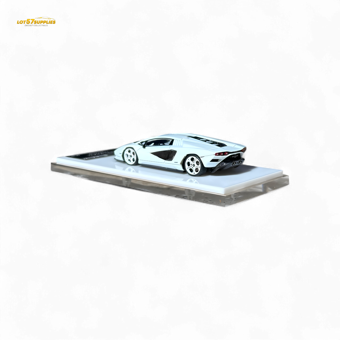 FuelMe Model Lamborghini Countach LPI 800-4 Bianco Siderale 1:64